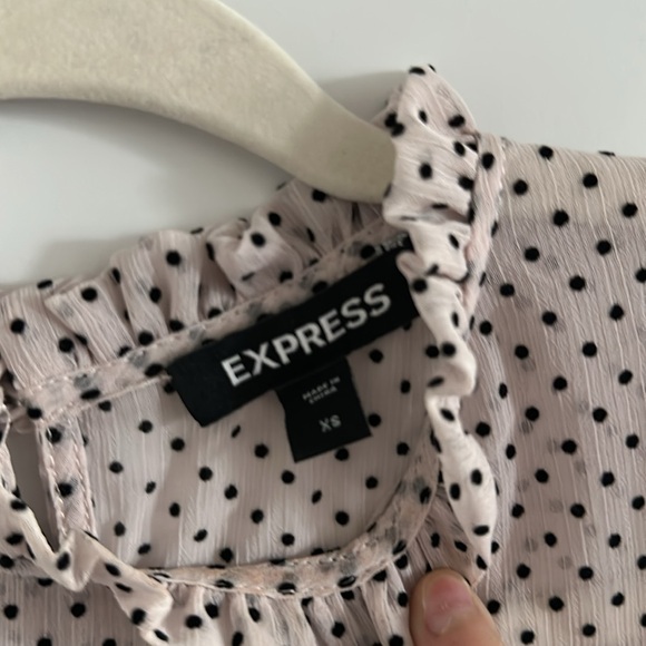 Express Brand Woman’s Light Pink Polka Dot Top - Size XS - Picture 7 of 9